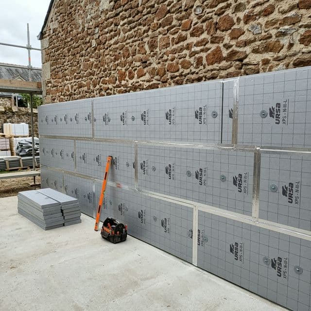 Isolation maison meulière : les techniques adaptées à la pierre